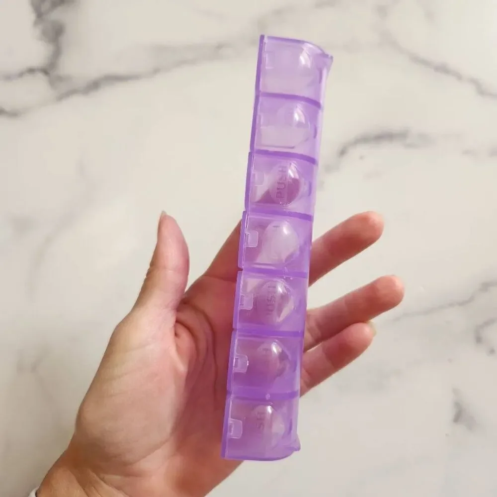 Purple clear plastic pill case 7-Day single row